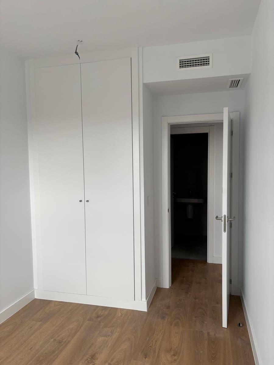 Piso de 3 habitaciones en Sevilla ciudad en venta con piscina garaje - 240.000 € (Ref: 9822989)