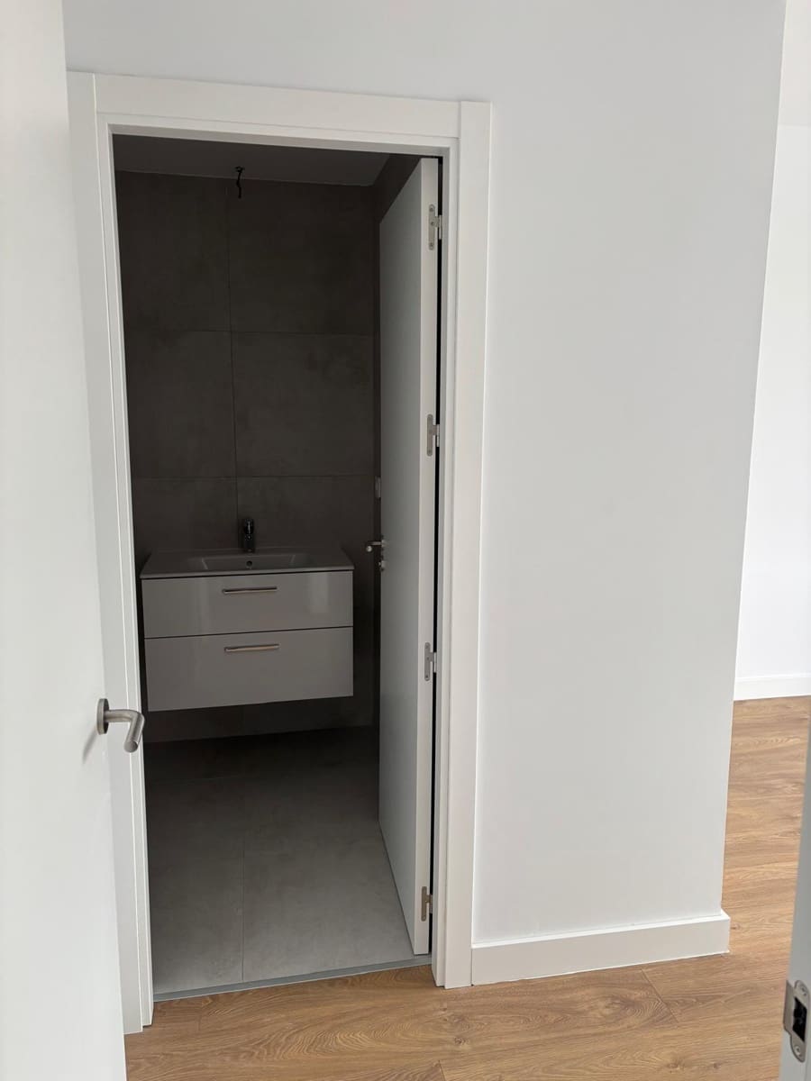 Piso de 3 habitaciones en Sevilla ciudad en venta con piscina garaje - 240.000 € (Ref: 9822989)