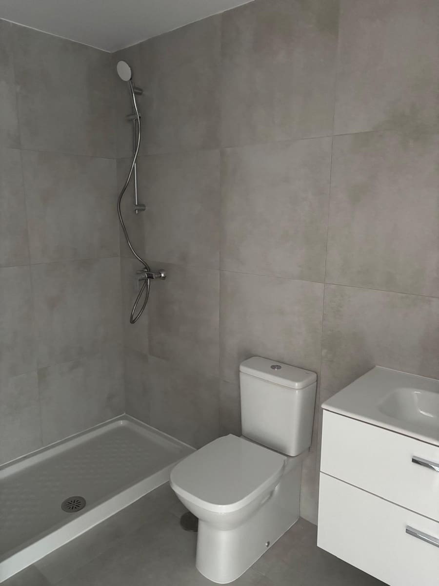 Piso de 3 habitaciones en Sevilla ciudad en venta con piscina garaje - 240.000 € (Ref: 9822989)