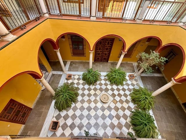 3 bedroom Flat for rent in Seville city - € 1,300 (Ref: 9822990)
