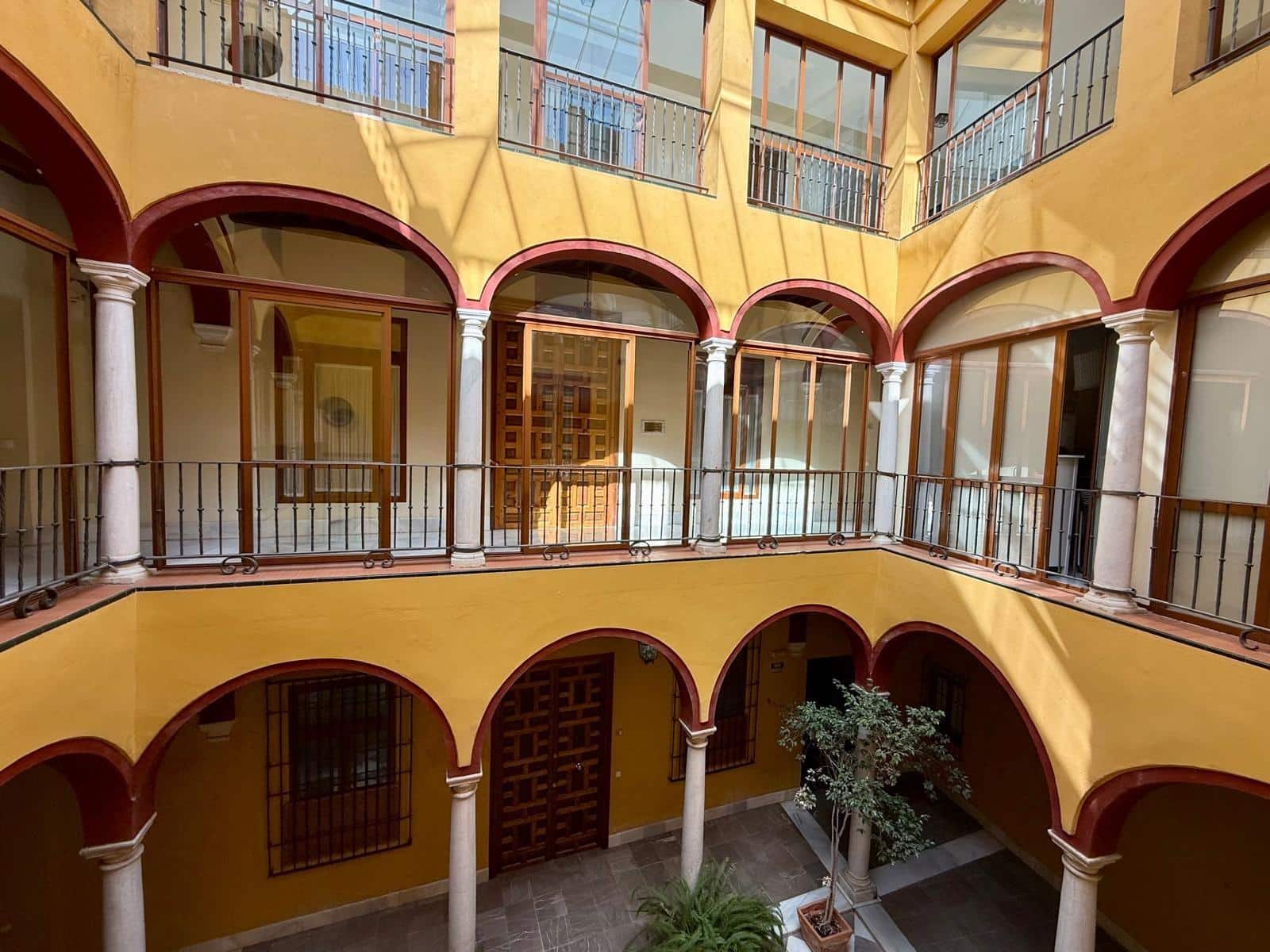 3 bedroom Flat for rent in Seville city - € 1,300 (Ref: 9822990)