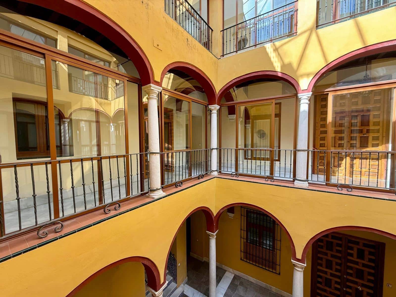 3 bedroom Flat for rent in Seville city - € 1,300 (Ref: 9822990)