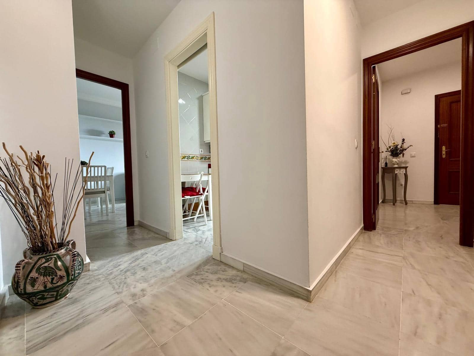 3 bedroom Flat for rent in Seville city - € 1,300 (Ref: 9822990)