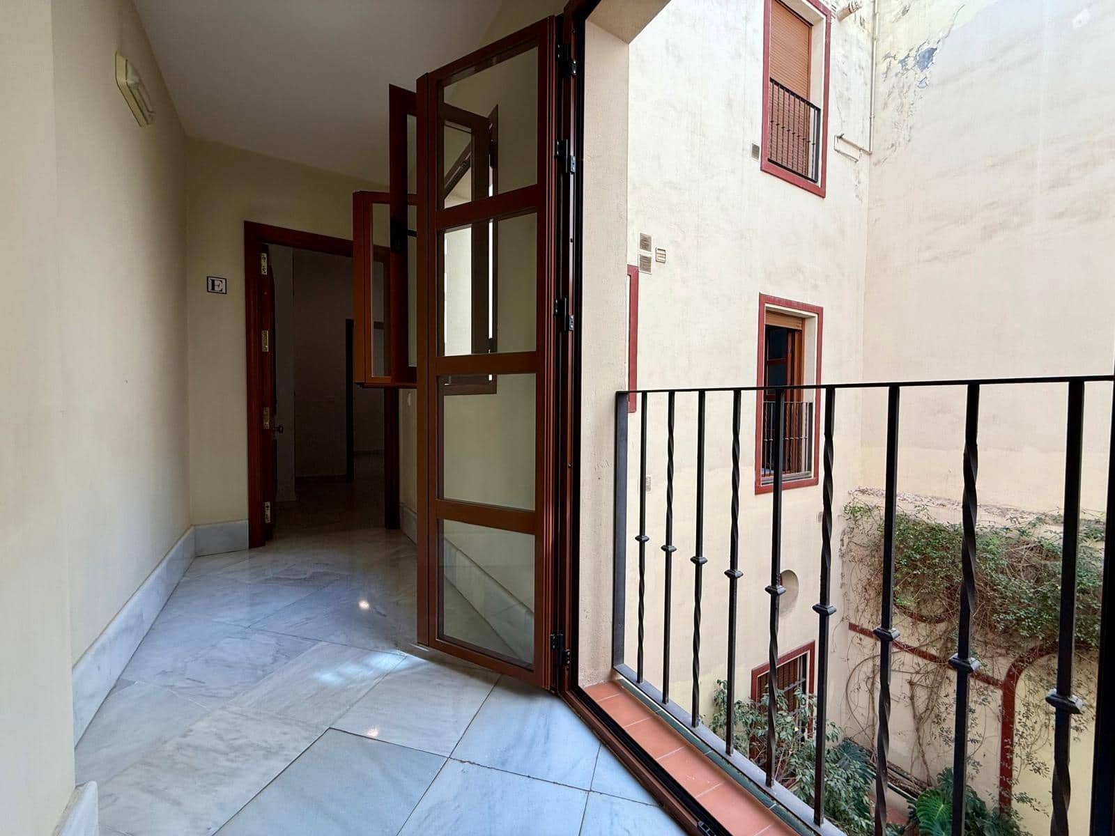 3 bedroom Flat for rent in Seville city - € 1,300 (Ref: 9822990)