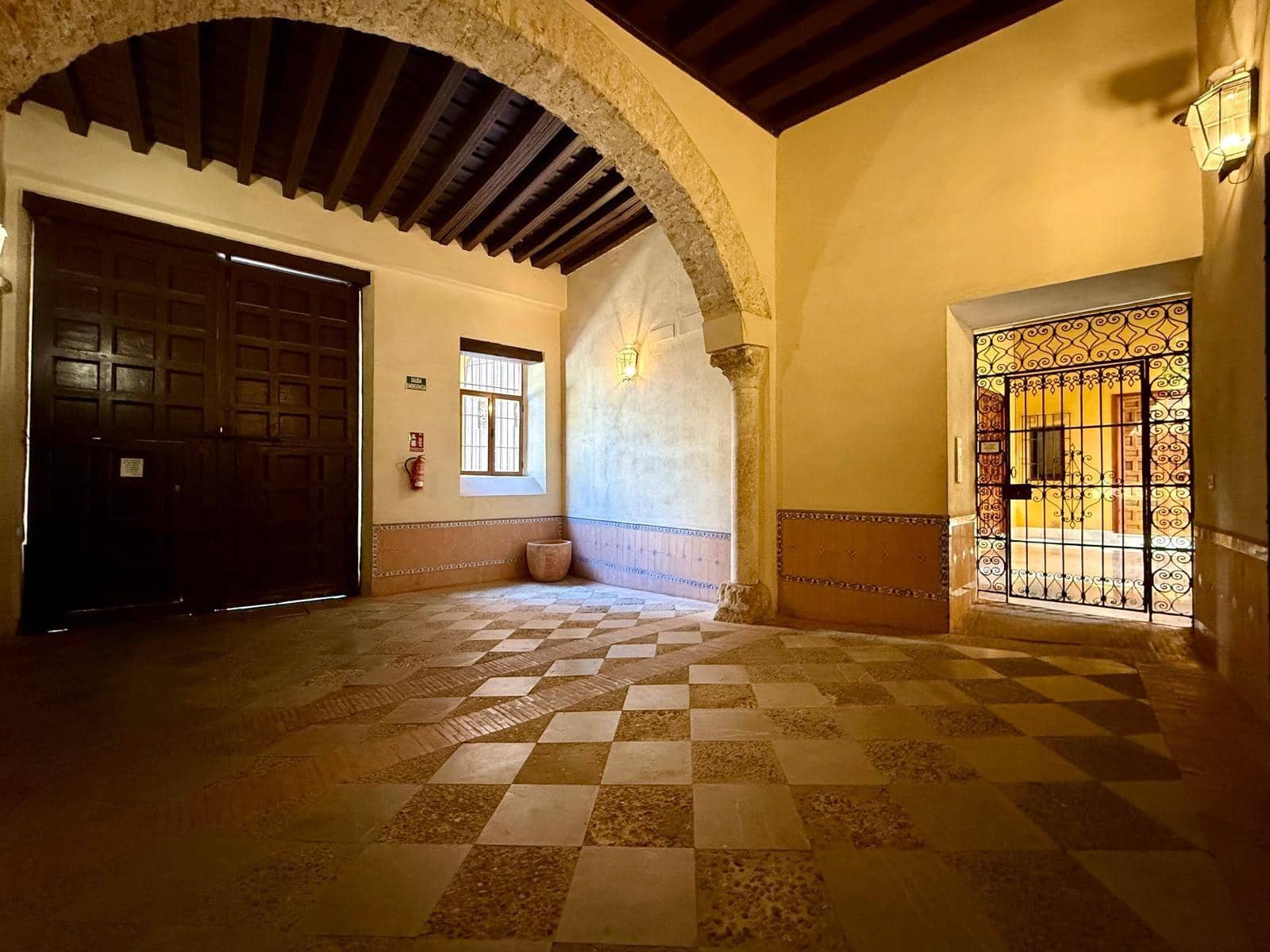 3 bedroom Flat for rent in Seville city - € 1,300 (Ref: 9822990)