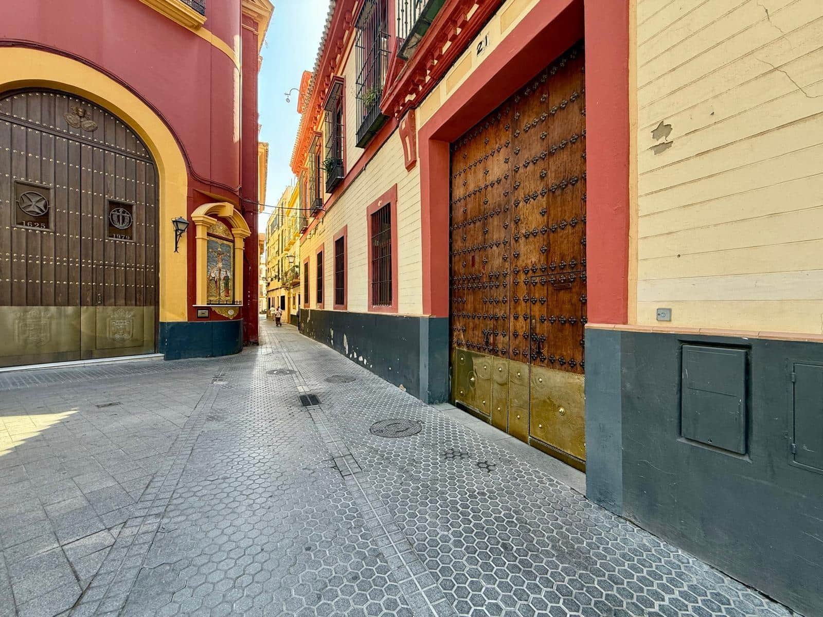 3 bedroom Flat for rent in Seville city - € 1,300 (Ref: 9822990)