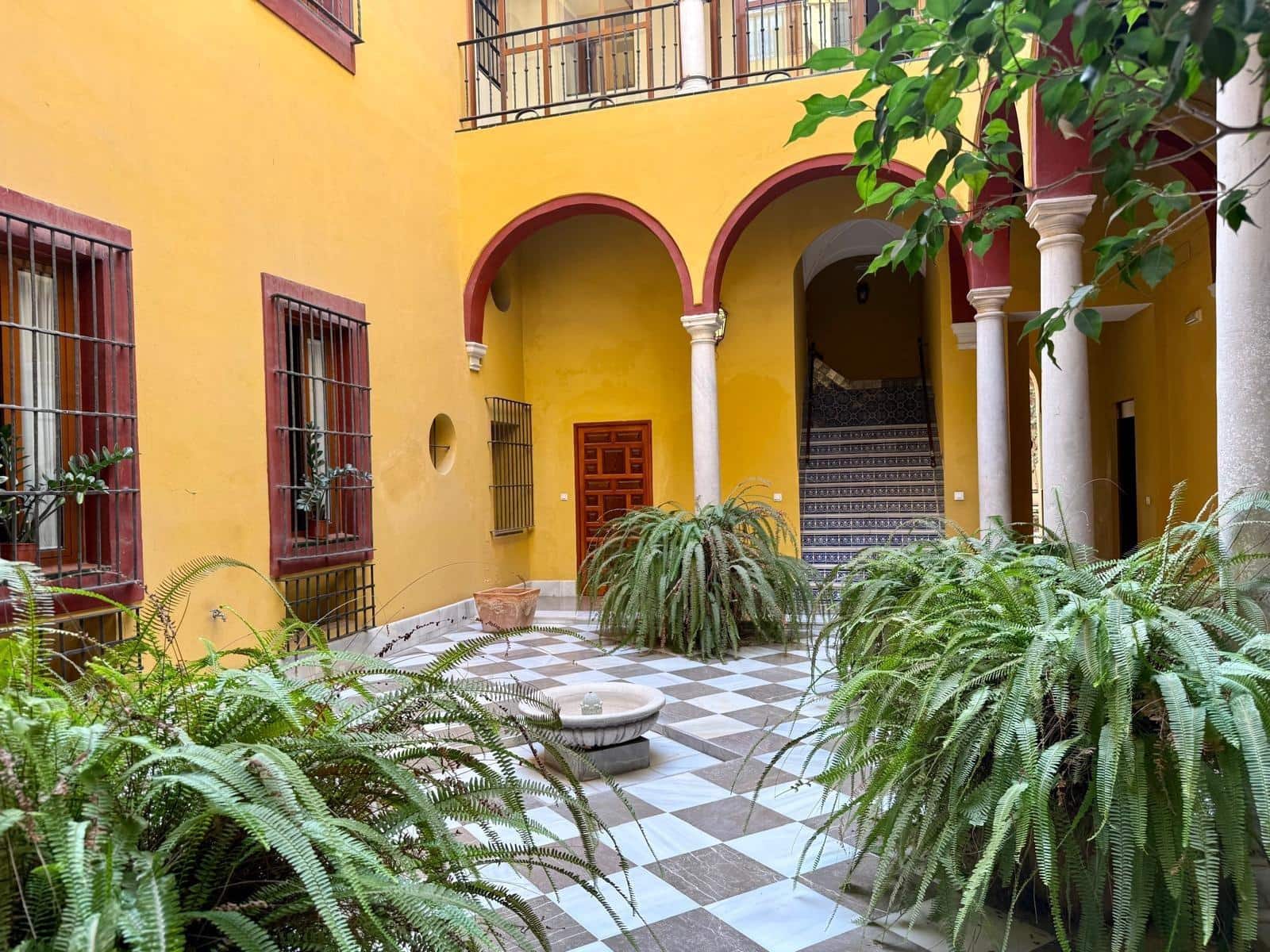 3 bedroom Flat for rent in Seville city - € 1,300 (Ref: 9822990)