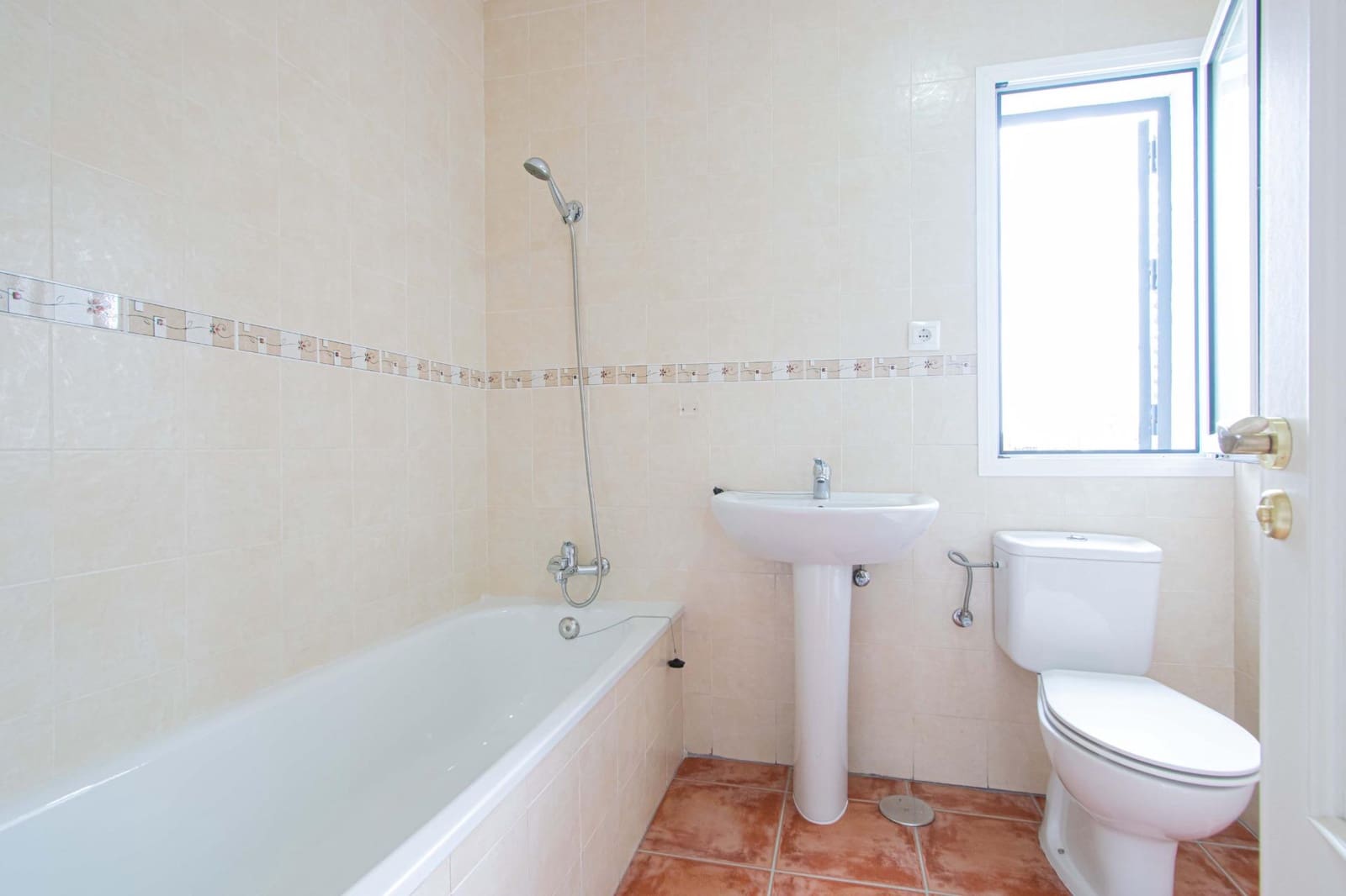 4 sypialnia Dom szeregowy na sprzedaż w Espartinas - 234 961 € (Ref: 9825322)