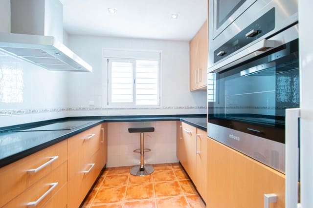 4 sypialnia Dom szeregowy na sprzedaż w Espartinas - 234 961 € (Ref: 9825322)