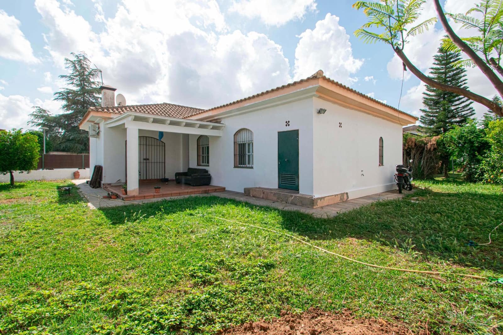 4 bedroom Villa for sale in Almensilla - € 340,000 (Ref: 9825324)