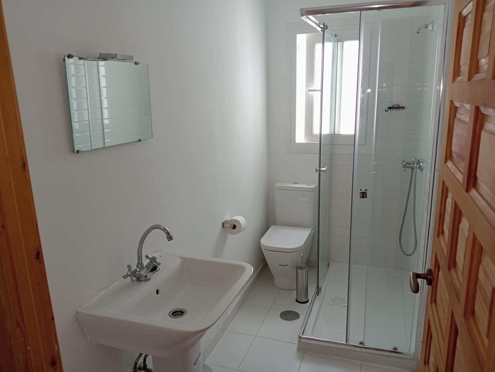3 bedroom Flat for rent in Seville city with garage - € 1,350 (Ref: 9825325)