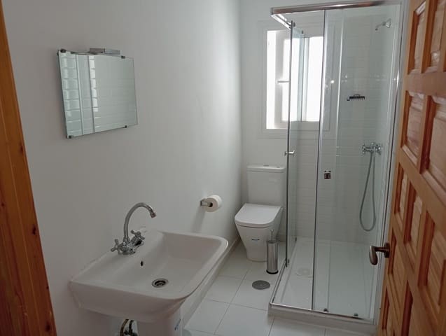 3 bedroom Flat for rent in Seville city with garage - € 1,350 (Ref: 9825325)