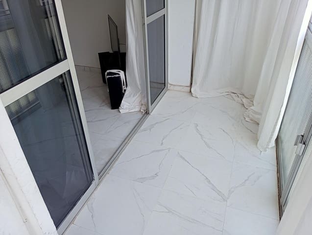 3 bedroom Flat for rent in Seville city with garage - € 1,350 (Ref: 9825325)