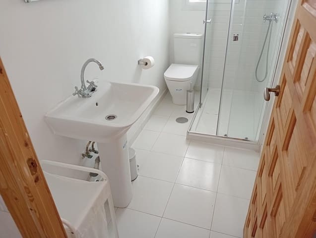 3 bedroom Flat for rent in Seville city with garage - € 1,350 (Ref: 9825325)