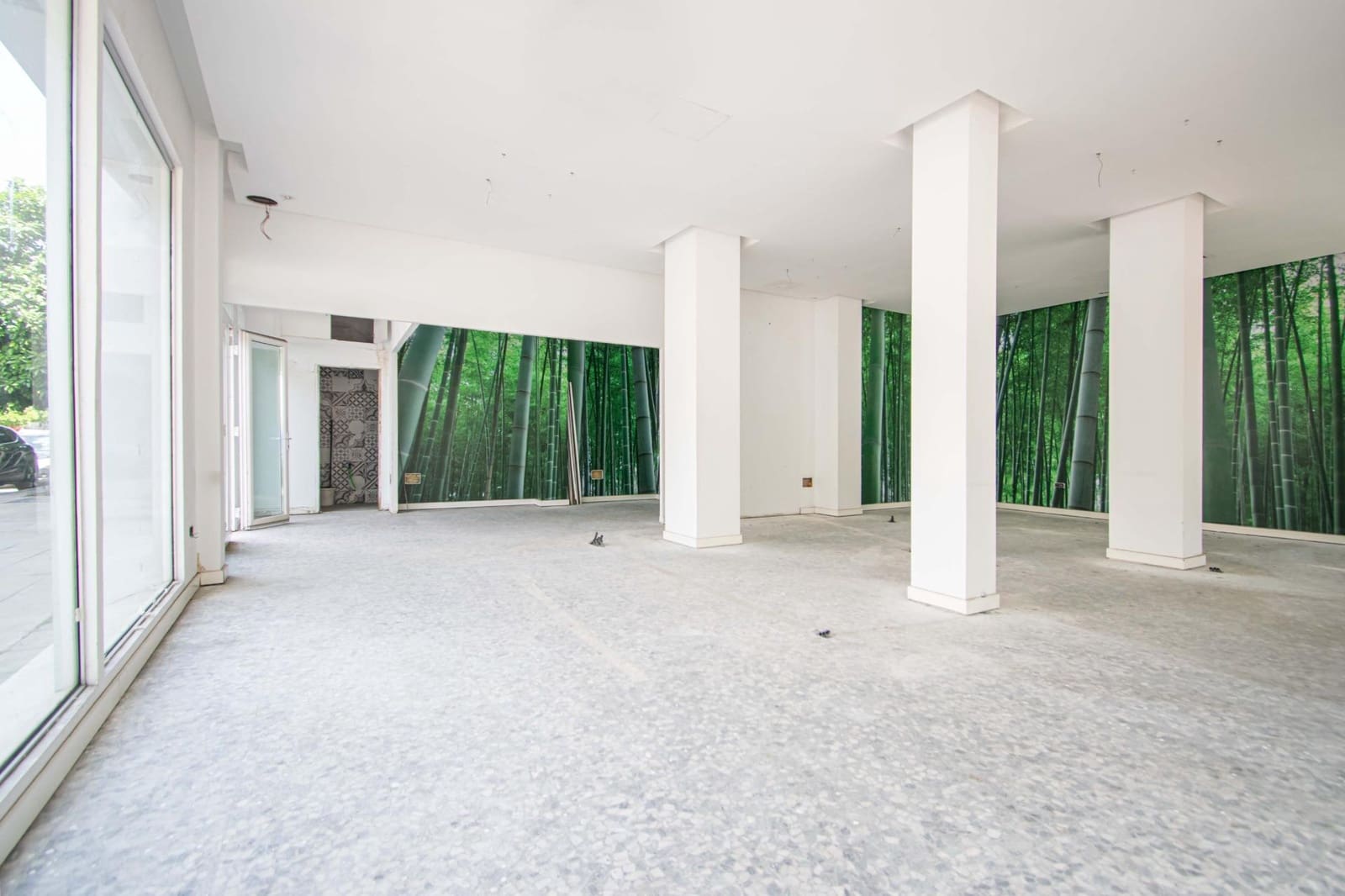 Commercial for sale in Seville city - € 729,000 (Ref: 9829244)
