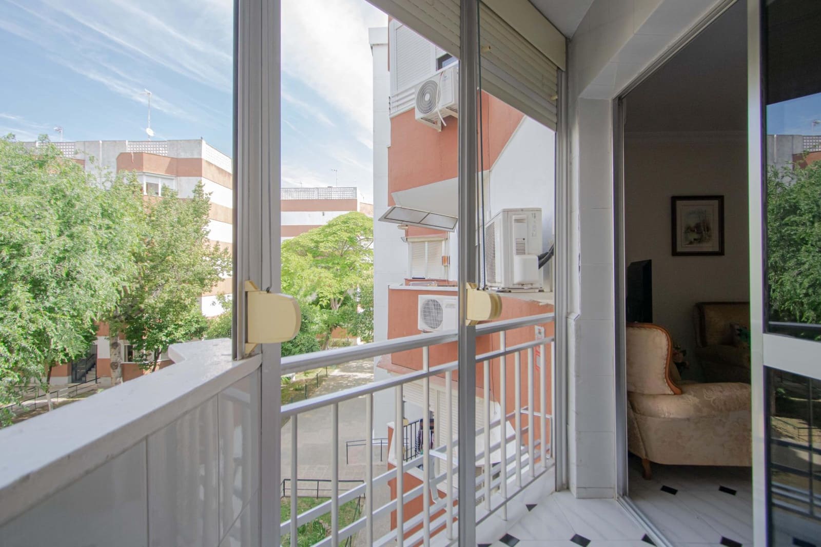 3 slaapkamer Flat te koop in Sevilla stad - € 125.000 (Ref: 9829245)