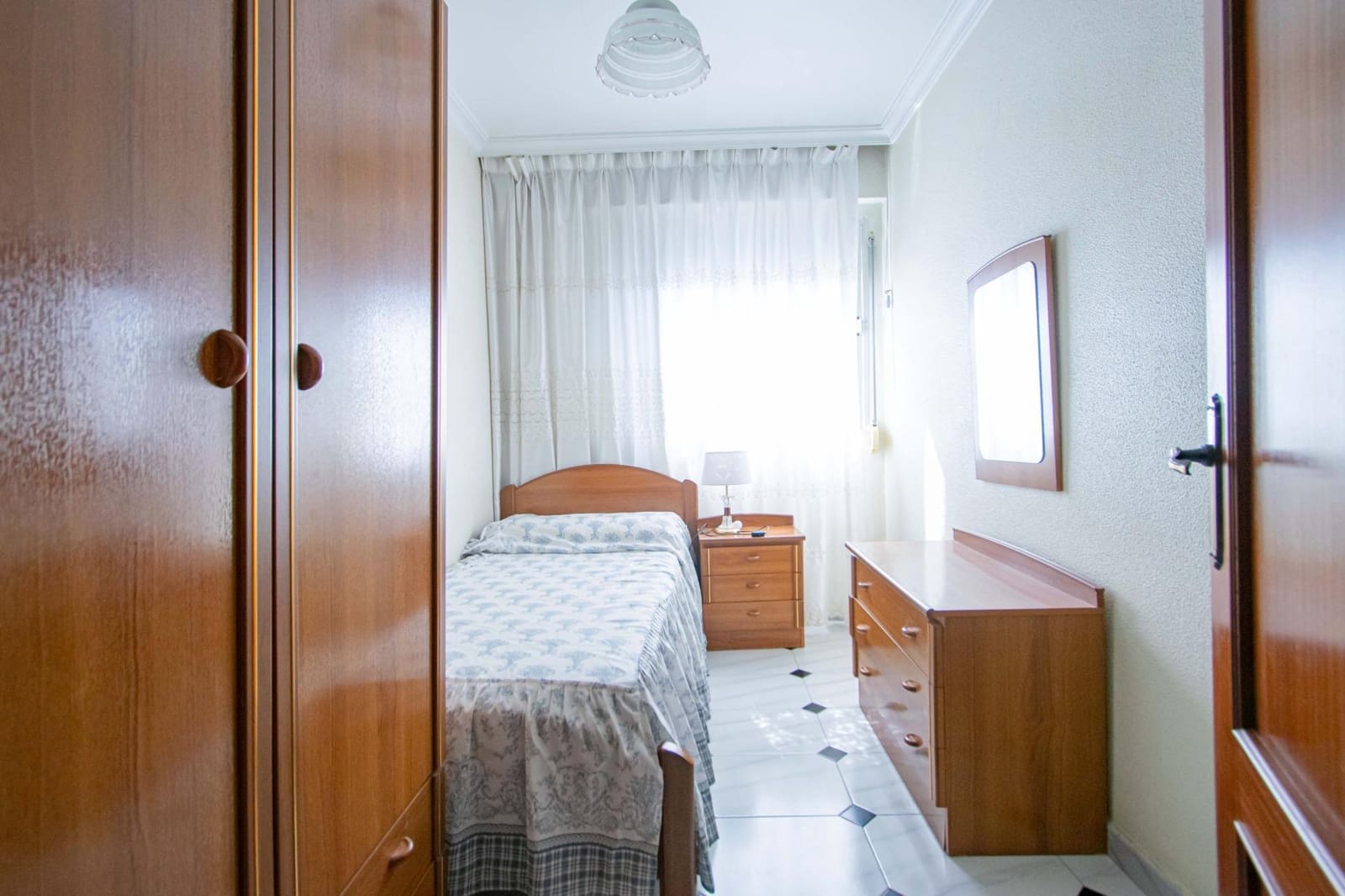 3 slaapkamer Flat te koop in Sevilla stad - € 125.000 (Ref: 9829245)