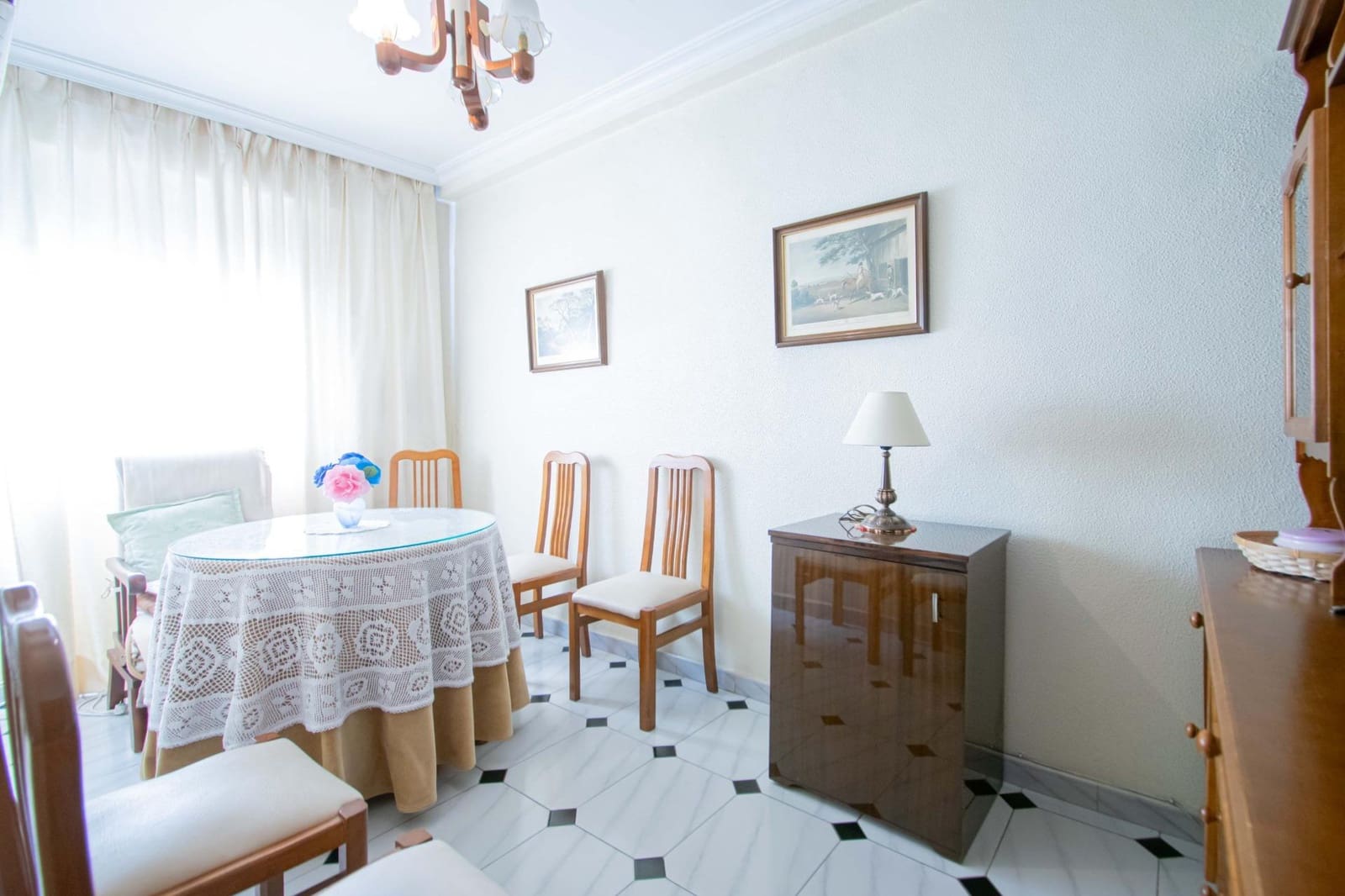 3 slaapkamer Flat te koop in Sevilla stad - € 125.000 (Ref: 9829245)