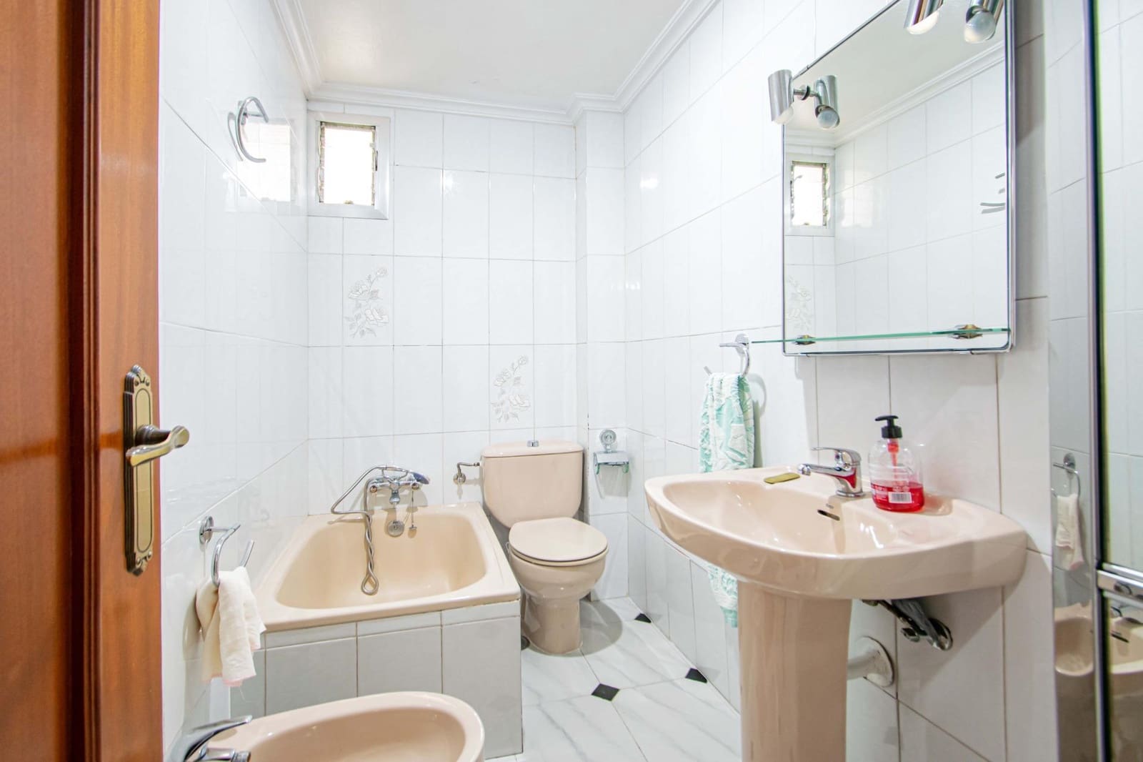 3 slaapkamer Flat te koop in Sevilla stad - € 125.000 (Ref: 9829245)