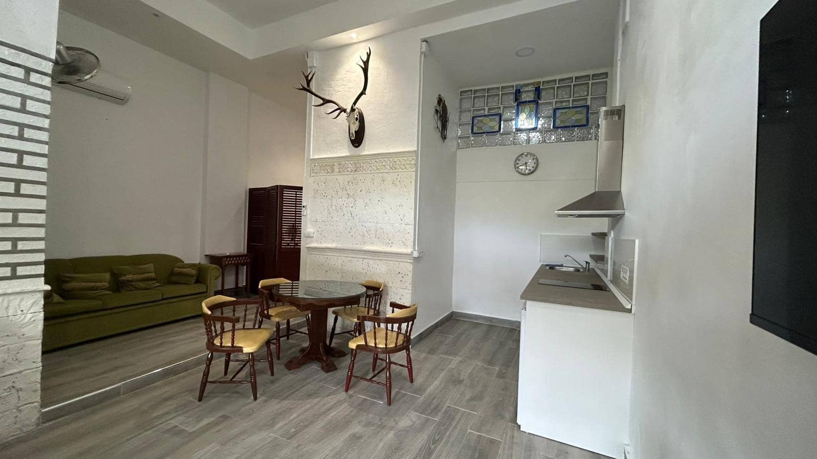 Apartamento de 1 habitación en Sevilla ciudad en alquiler con piscina - 800 € (Ref: 9829248)