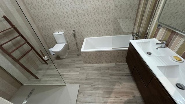 Appartement de 1 chambre à louer à Séville ville avec piscine - 800 € (Ref: 9829248)