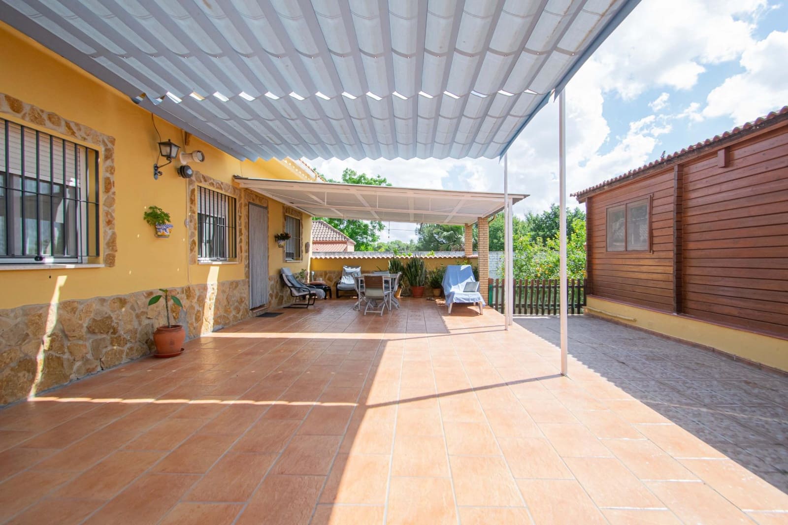 Chalet de 5 habitaciones en Mairena del Aljarafe en venta - 700.000 € (Ref: 9831596)