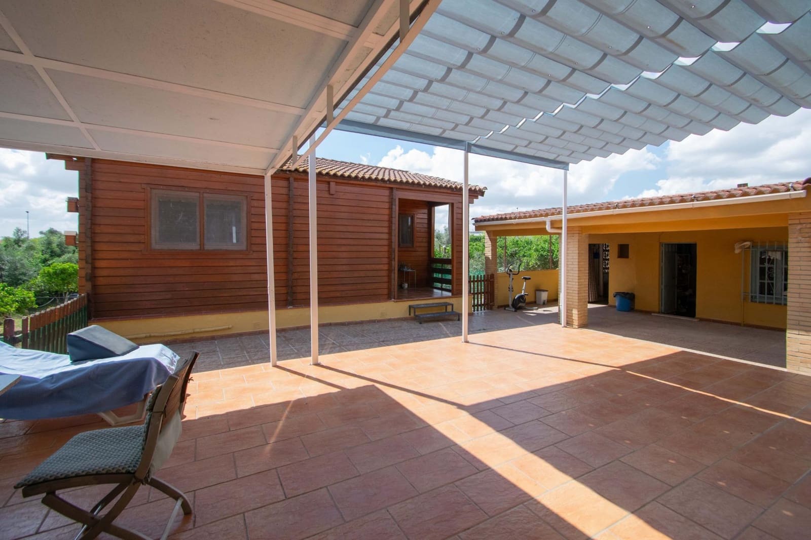 Chalet de 5 habitaciones en Mairena del Aljarafe en venta - 700.000 € (Ref: 9831596)