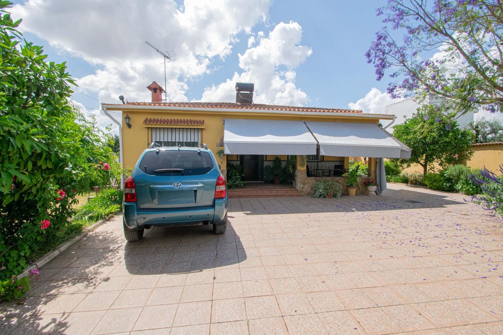 Chalet de 5 habitaciones en Mairena del Aljarafe en venta - 700.000 € (Ref: 9831596)