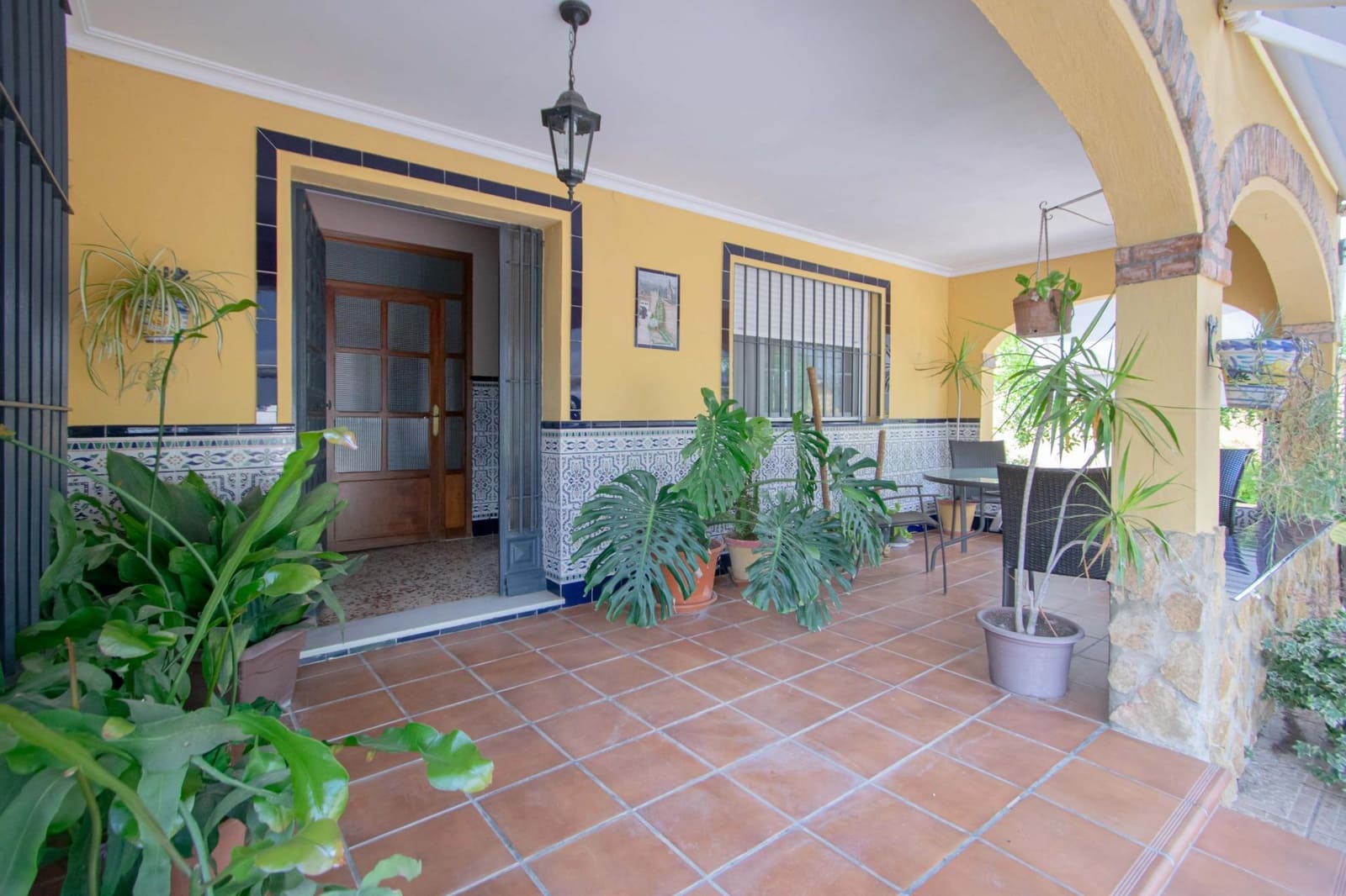 Chalet de 5 habitaciones en Mairena del Aljarafe en venta - 700.000 € (Ref: 9831596)