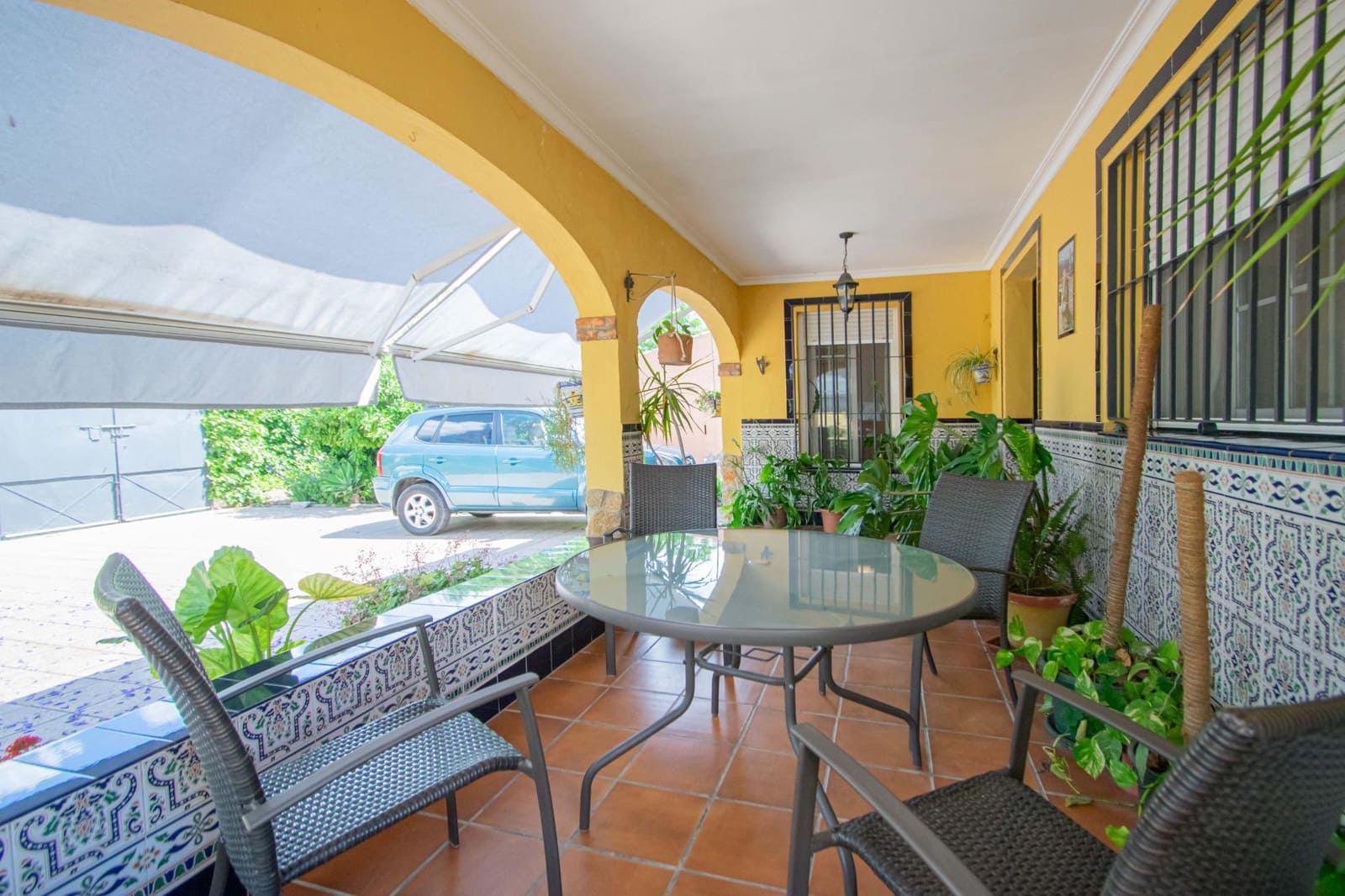Chalet de 5 habitaciones en Mairena del Aljarafe en venta - 700.000 € (Ref: 9831596)