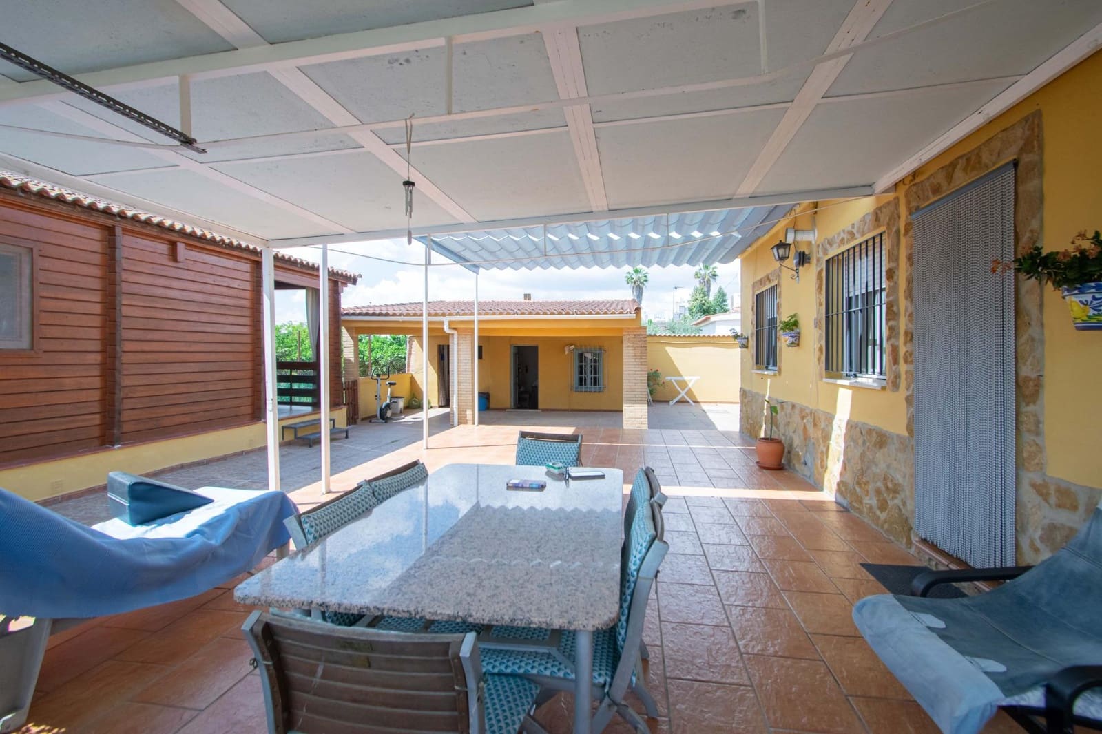 Chalet de 5 habitaciones en Mairena del Aljarafe en venta - 700.000 € (Ref: 9831596)