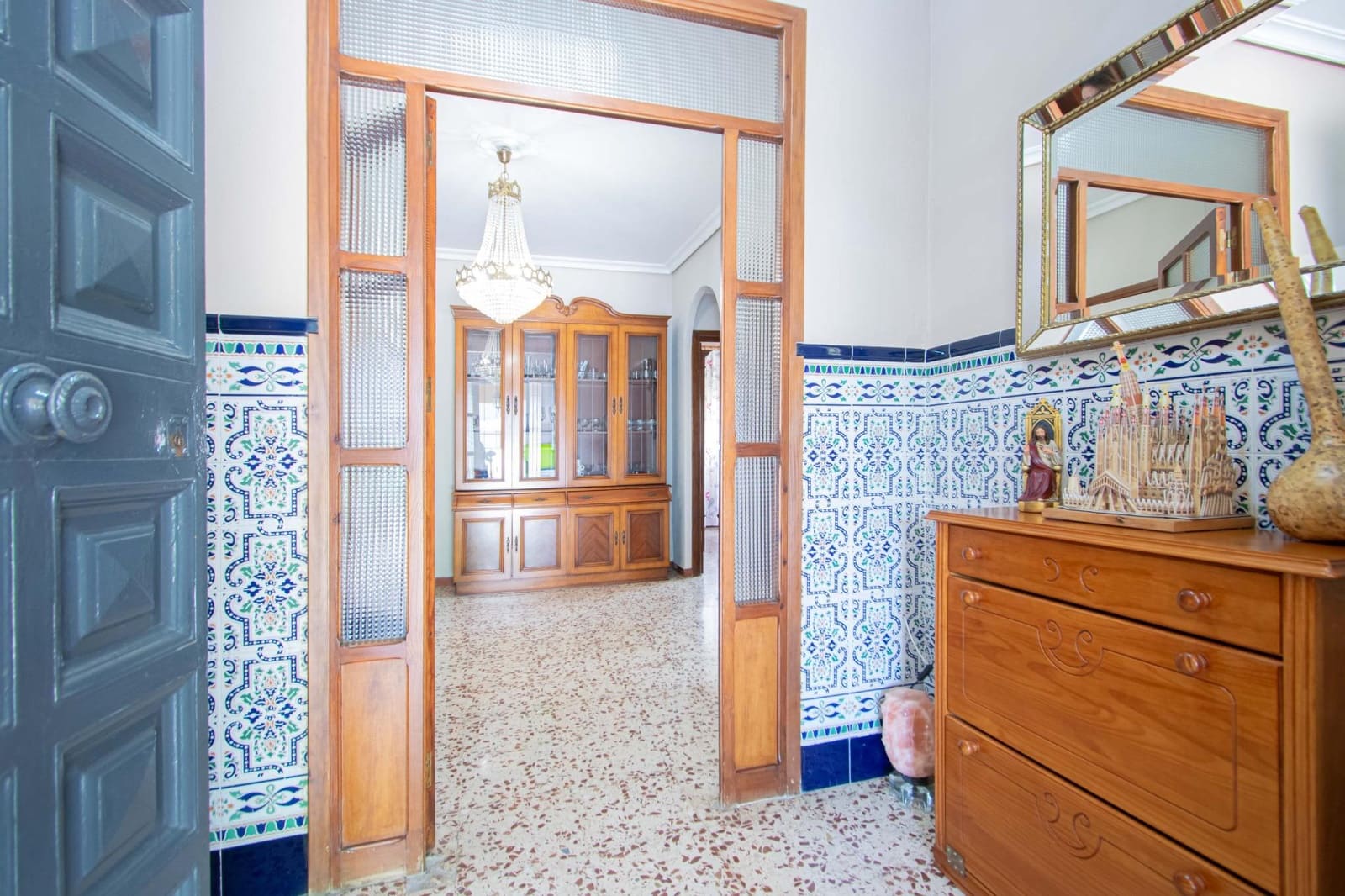 Chalet de 5 habitaciones en Mairena del Aljarafe en venta - 700.000 € (Ref: 9831596)