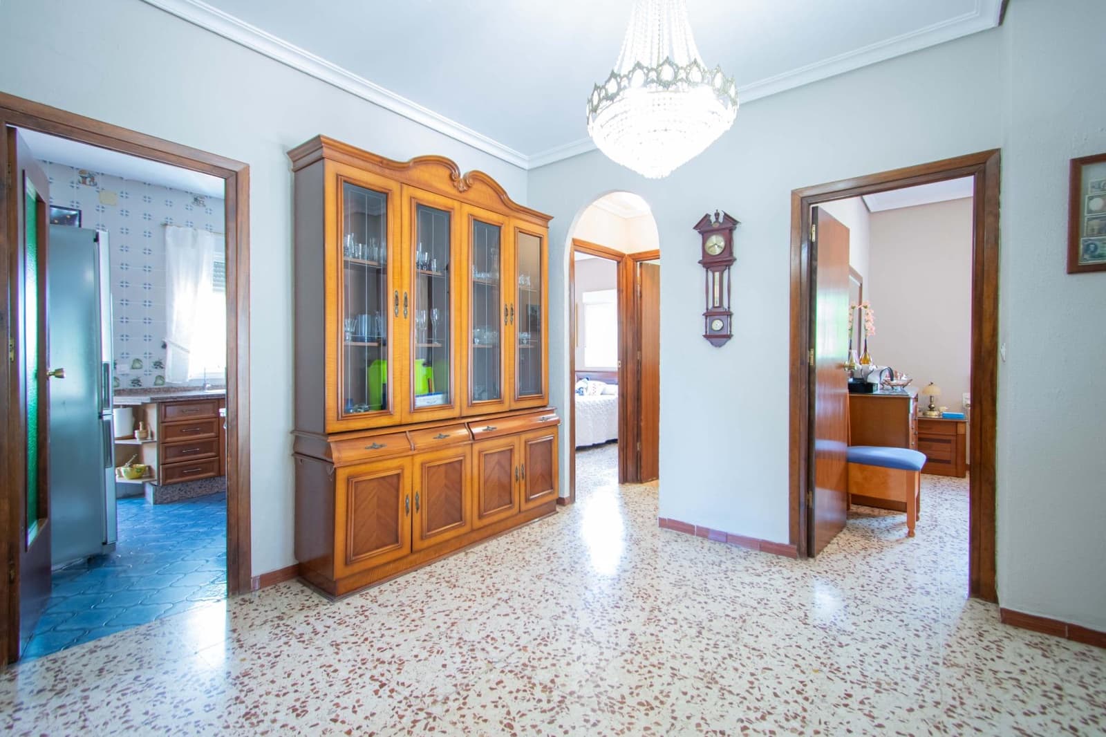 Chalet de 5 habitaciones en Mairena del Aljarafe en venta - 700.000 € (Ref: 9831596)