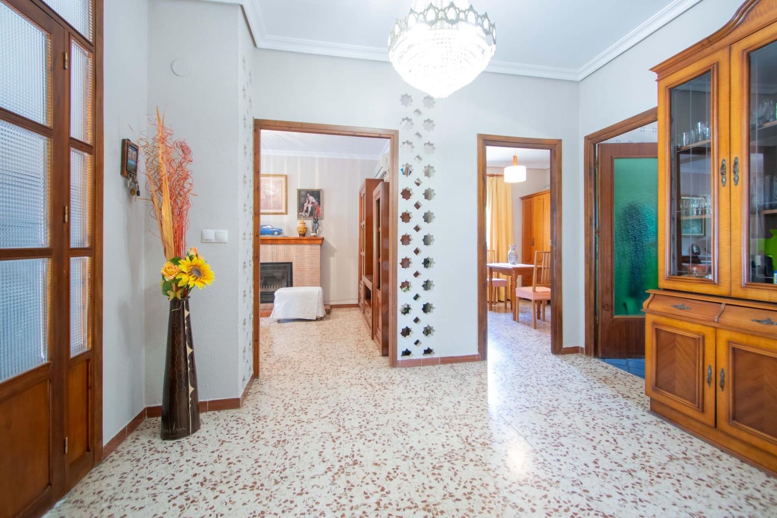 Chalet de 5 habitaciones en Mairena del Aljarafe en venta - 700.000 € (Ref: 9831596)