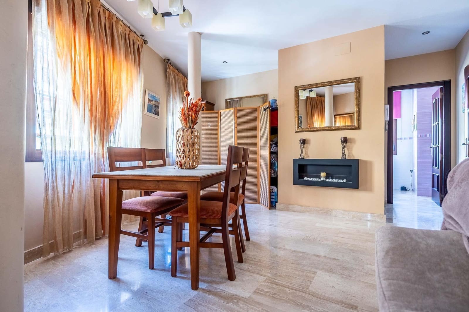 4 bedroom Terraced Villa for sale in Seville city with garage - € 790,000 (Ref: 9833723)