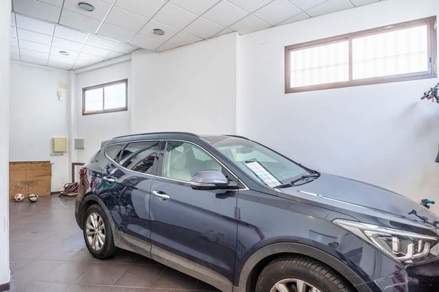 4 chambre Villa/Maison Mitoyenne à vendre à Séville ville avec garage - 790 000 € (Ref: 9833723)