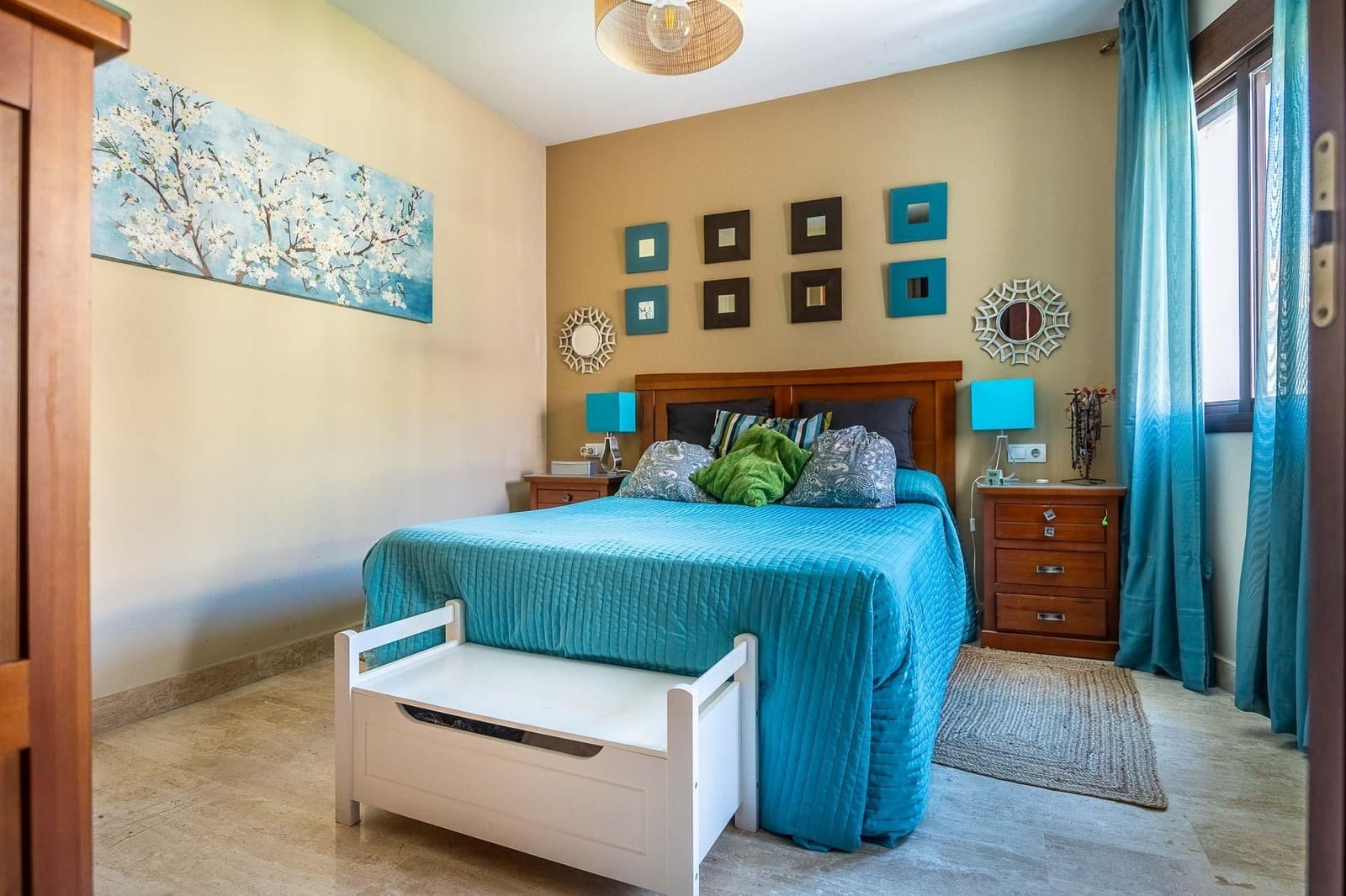 4 bedroom Terraced Villa for sale in Seville city with garage - € 790,000 (Ref: 9833723)