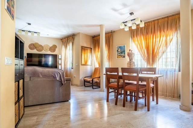 4 chambre Villa/Maison Mitoyenne à vendre à Séville ville avec garage - 790 000 € (Ref: 9833723)