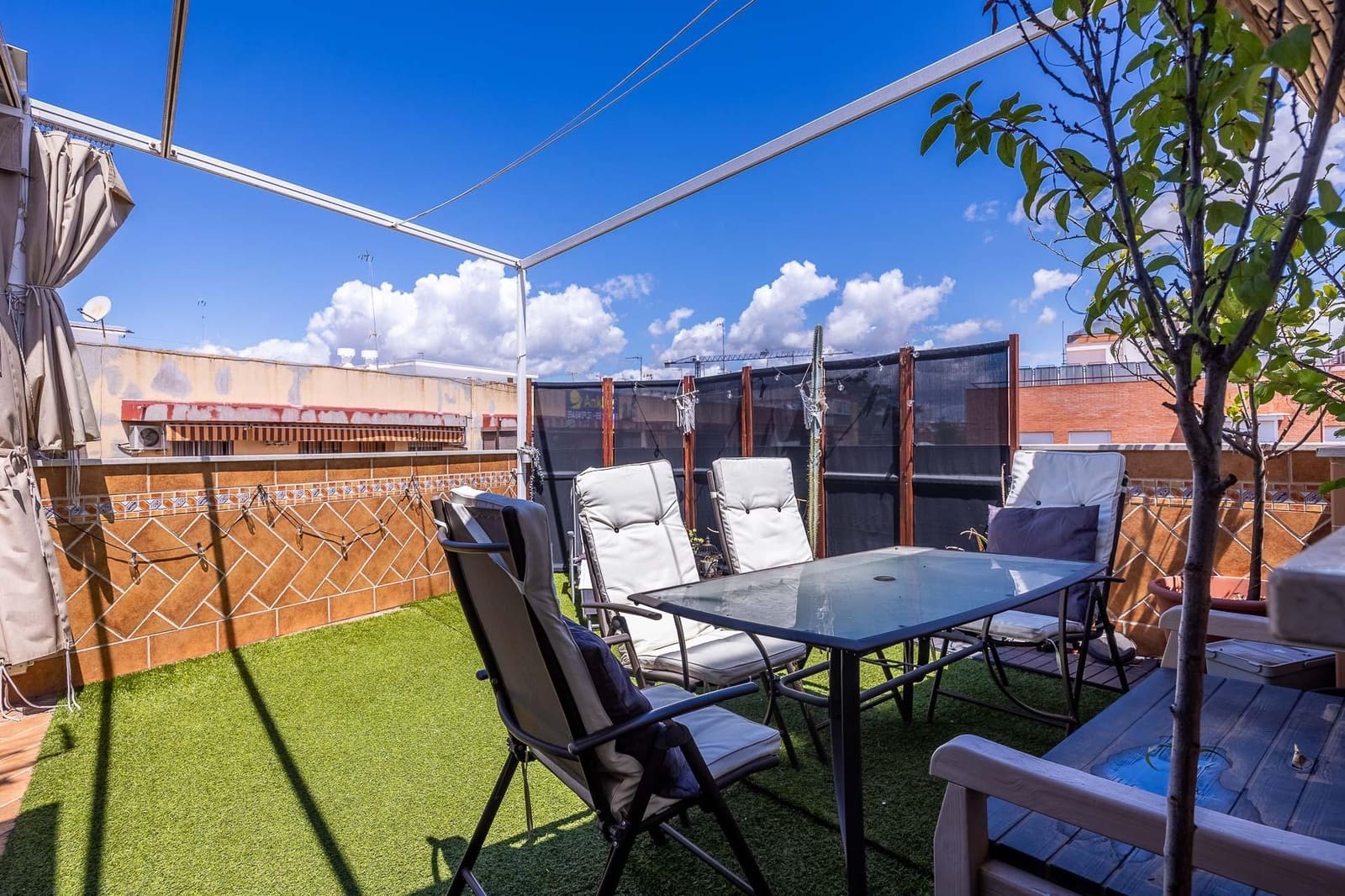 4 bedroom Terraced Villa for sale in Seville city with garage - € 790,000 (Ref: 9833723)