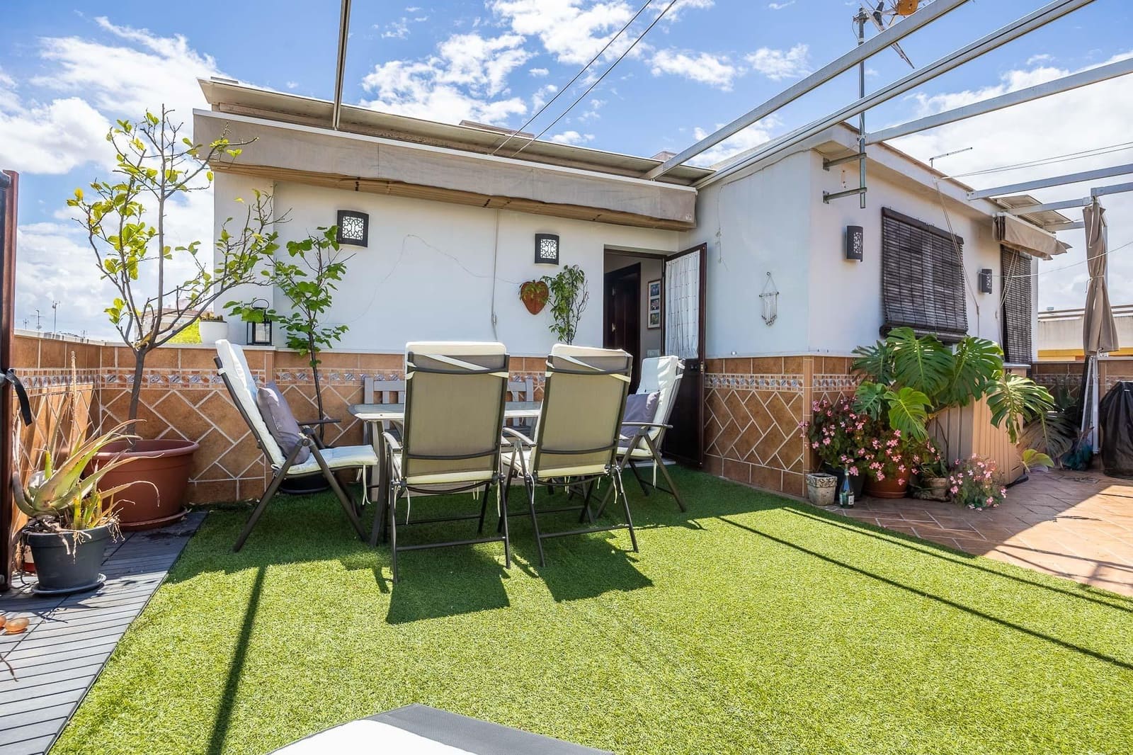 4 bedroom Terraced Villa for sale in Seville city with garage - € 790,000 (Ref: 9833723)