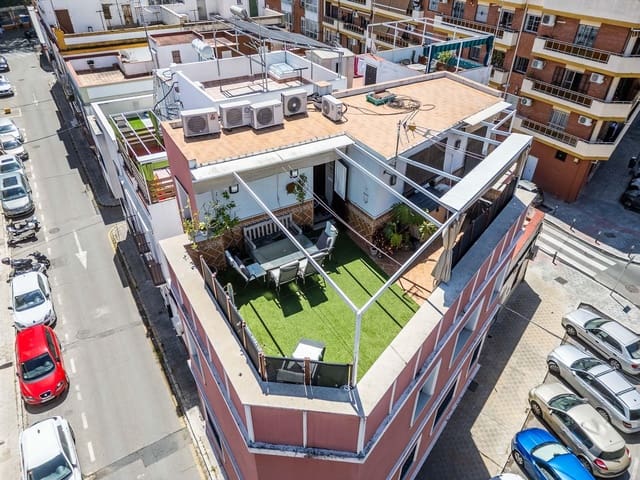 4 soveværelse Rækkehus til salg i Sevilla by med garage - € 790.000 (Ref: 9833723)