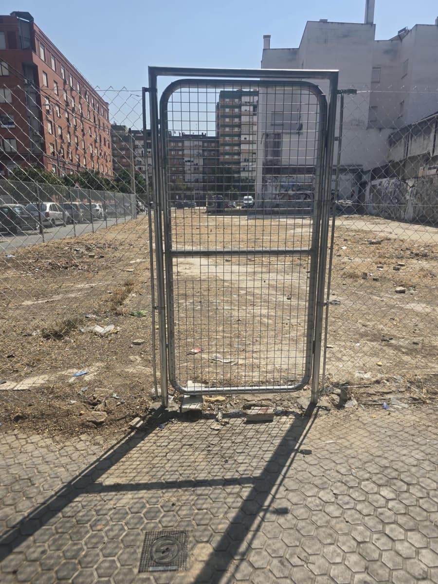 Building Plot for sale in Seville city - € 260,000 (Ref: 9836307)