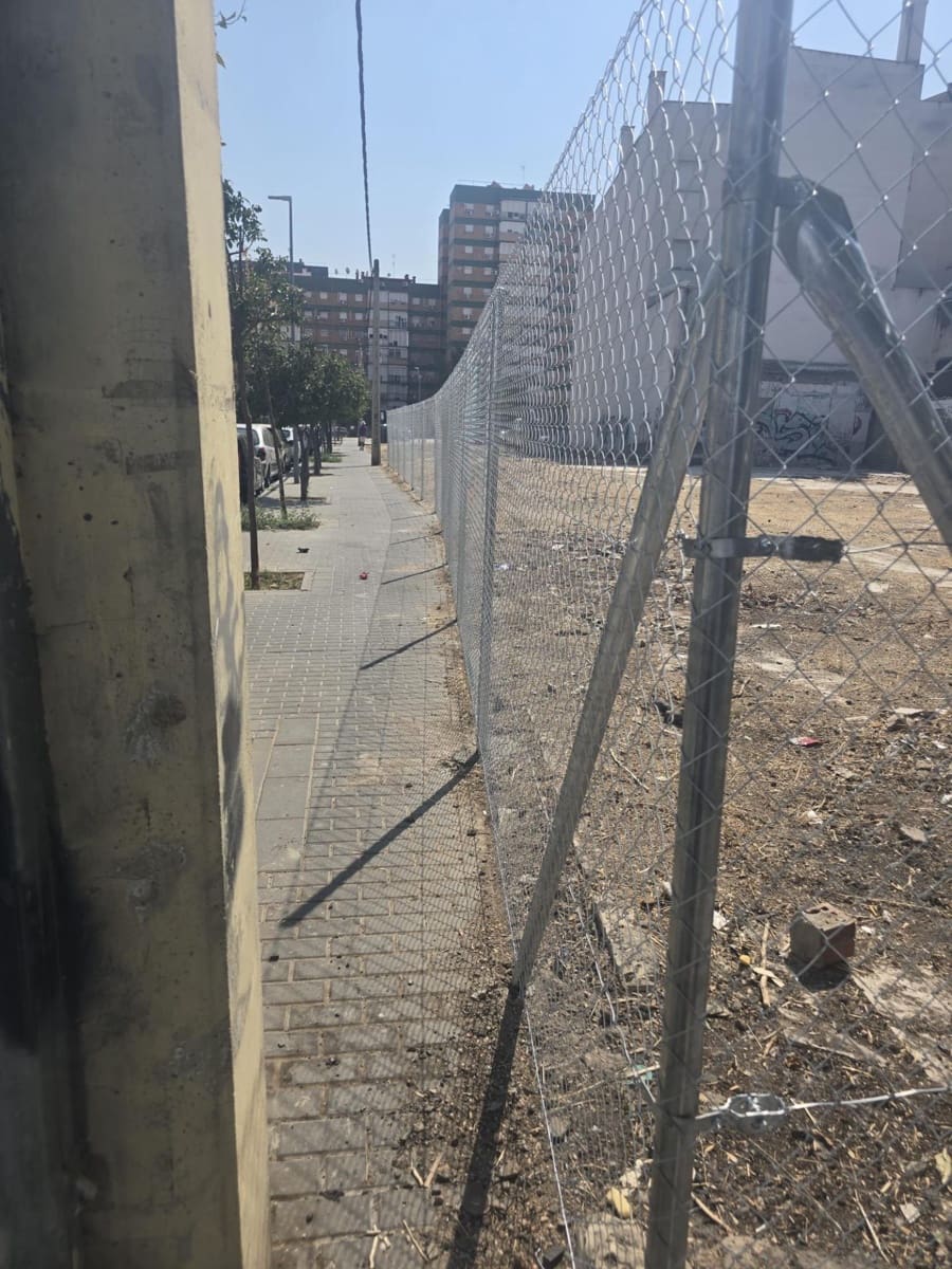 Building Plot for sale in Seville city - € 260,000 (Ref: 9836307)