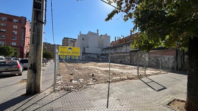 Building Plot for sale in Seville city - € 260,000 (Ref: 9836307)