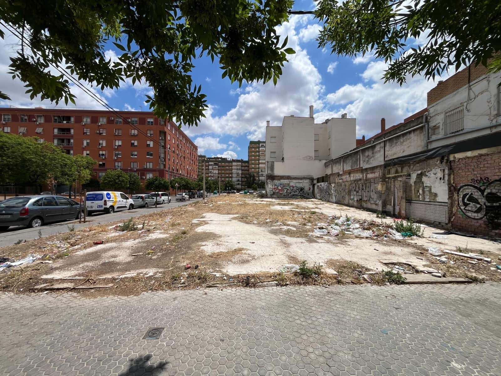 Building Plot for sale in Seville city - € 260,000 (Ref: 9836307)