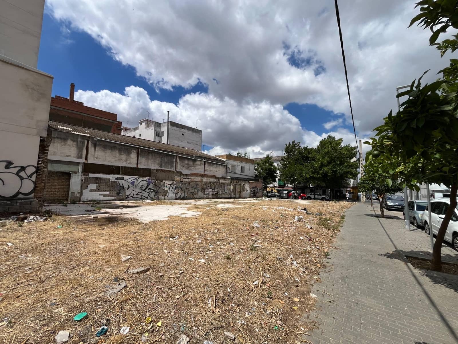 Building Plot for sale in Seville city - € 260,000 (Ref: 9836307)