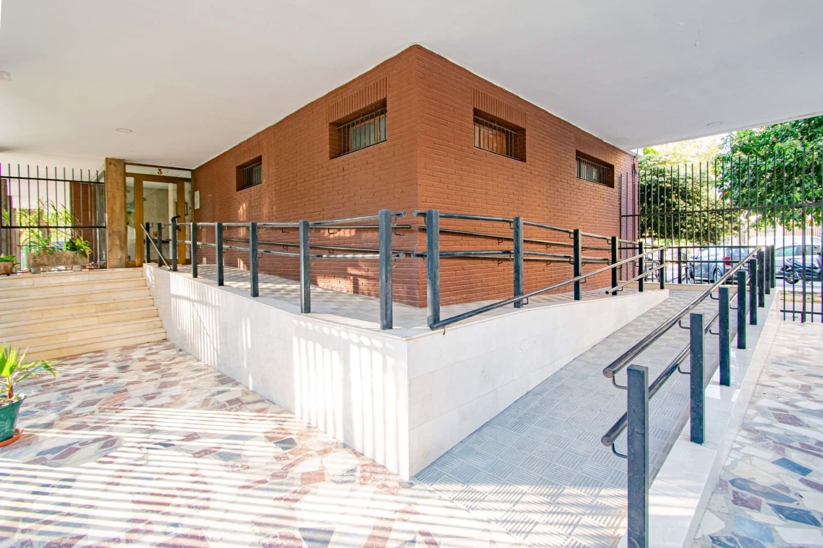 Piso de 4 habitaciones en Sevilla ciudad en venta - 424.900 € (Ref: 9839319)