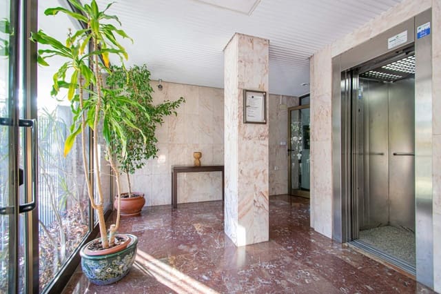 4 sypialnia Mieszkanie na sprzedaż w Miasto Sewilla - 424 900 € (Ref: 9839319)