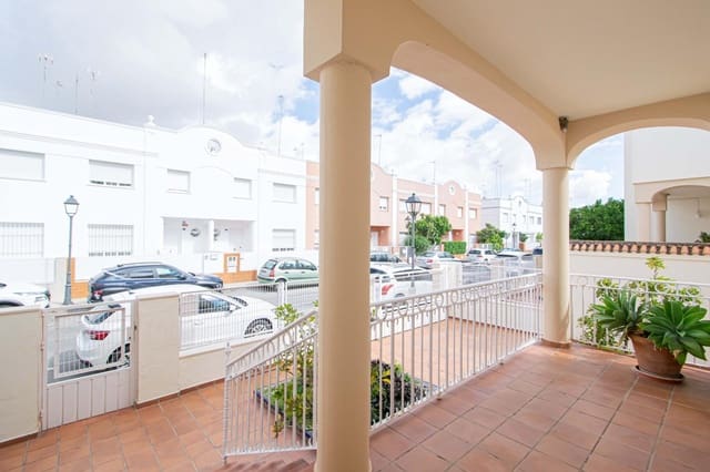 5 bedroom Semi-detached Villa for sale in Utrera with pool - € 595,000 (Ref: 9843463)