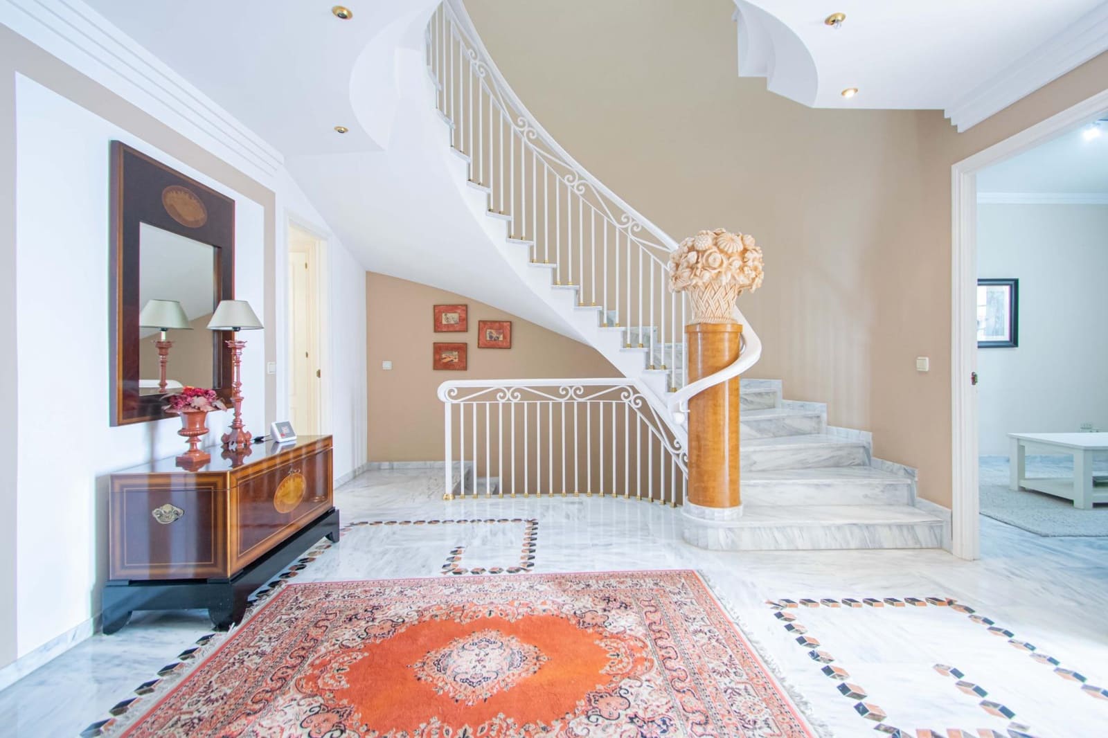 5 bedroom Semi-detached Villa for sale in Utrera with pool - € 595,000 (Ref: 9843463)